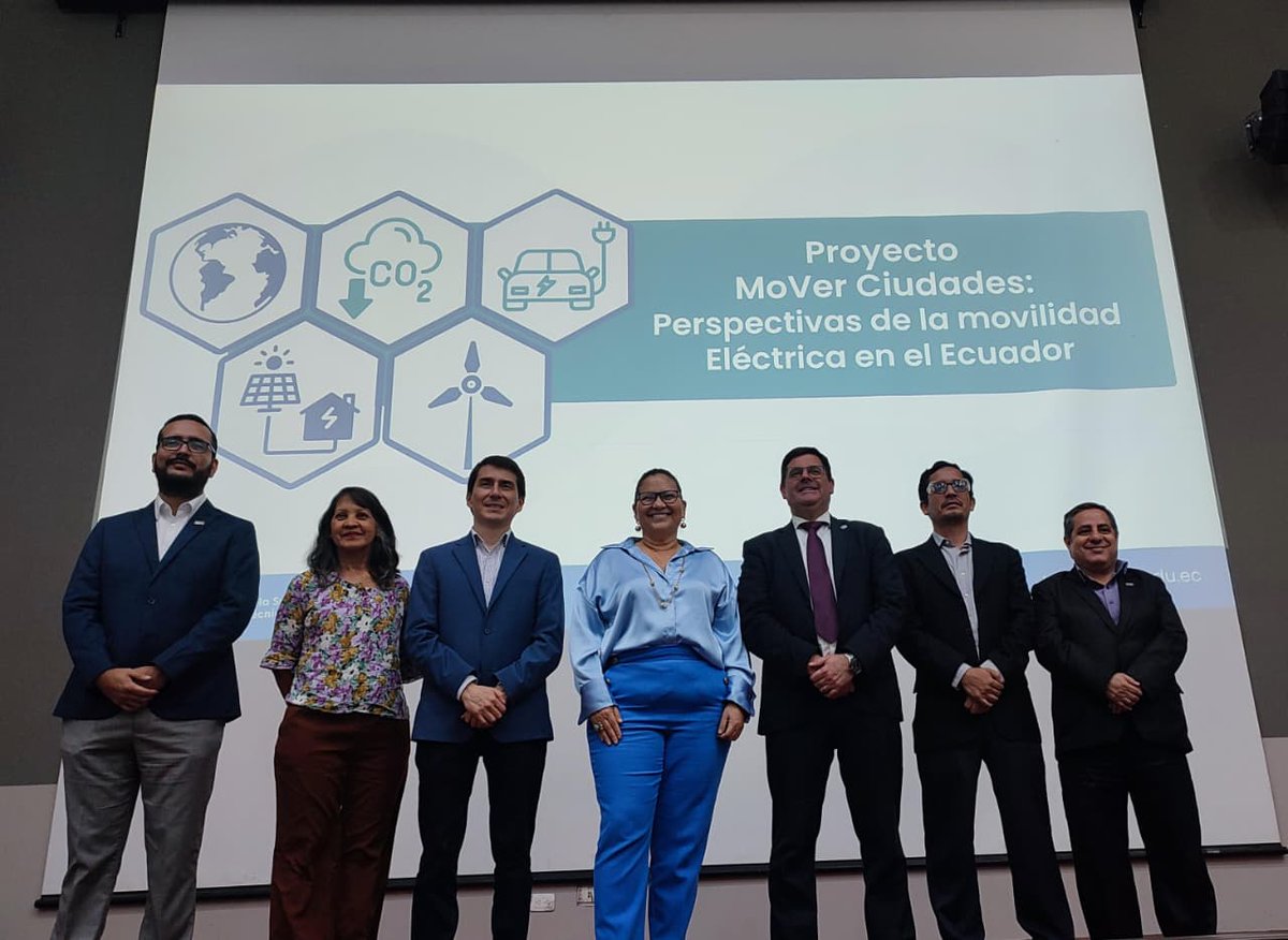 ⚡🤝 Visita institucional de #OLADE a la #ESPOL

Fitzgerald Cantero <a href="/FitzgeraldCP78/">Fitzgerald Cantero Piali</a> , Director de Estudios, Proyectos e Información de #OLADE, visitó la Escuela Superior Politécnica del Litoral – <a href="/espol/">ESPOL</a> , donde dictó una charla magistral sobre el "Impacto de la Transición