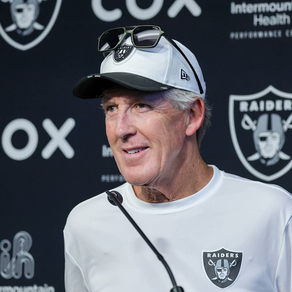 The Raiders as stated previously can be explosive offensively but will likely struggle on the defensive side of things. See how I think they will look on defense next season below. 
#NFL 

csportz.com/las-vegas-raid…