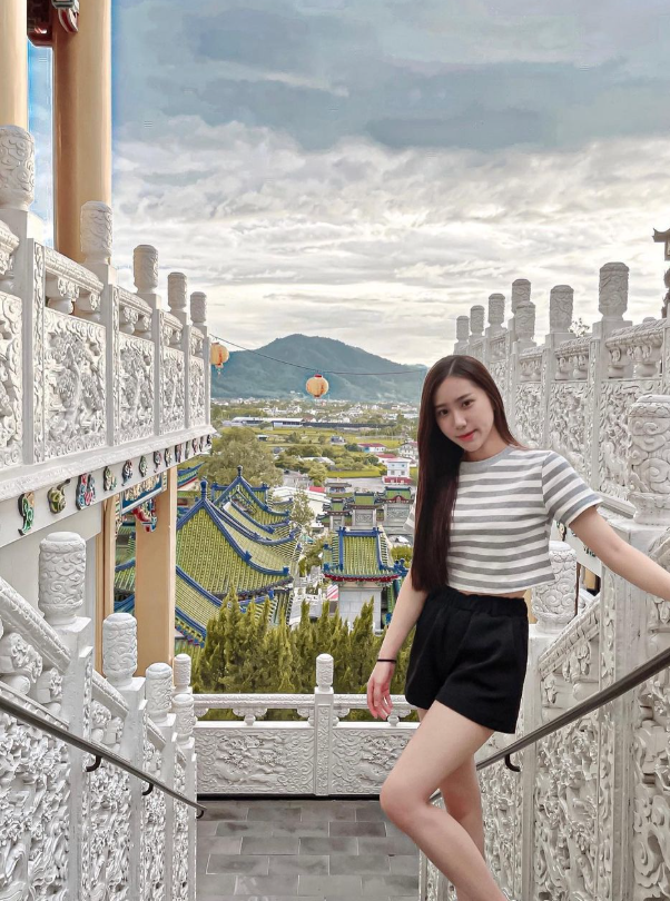 区域：新加坡
 性别：女 
身高：166cm
 体重：54kg 点赞 私