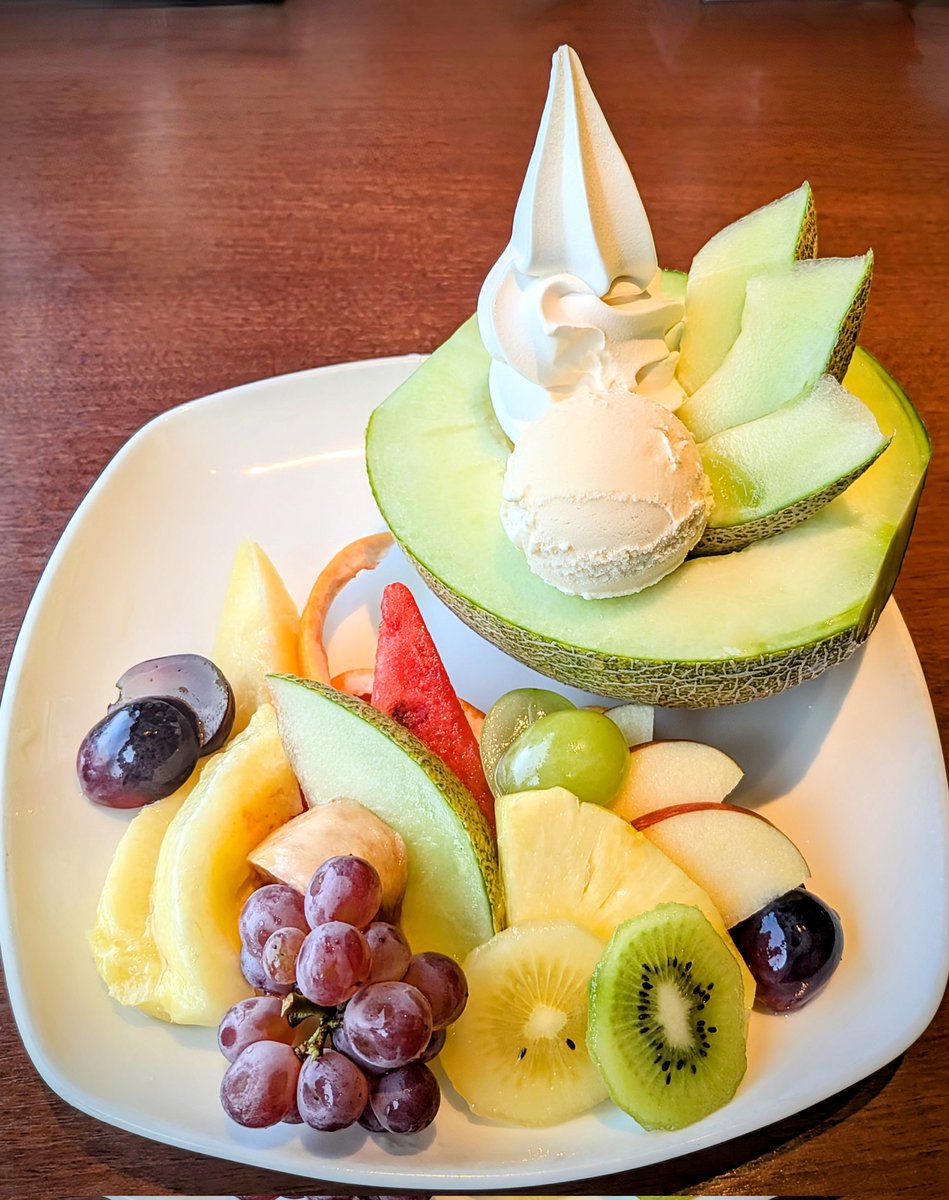 まるごとメロンパフェ スペシャル🍈🤤