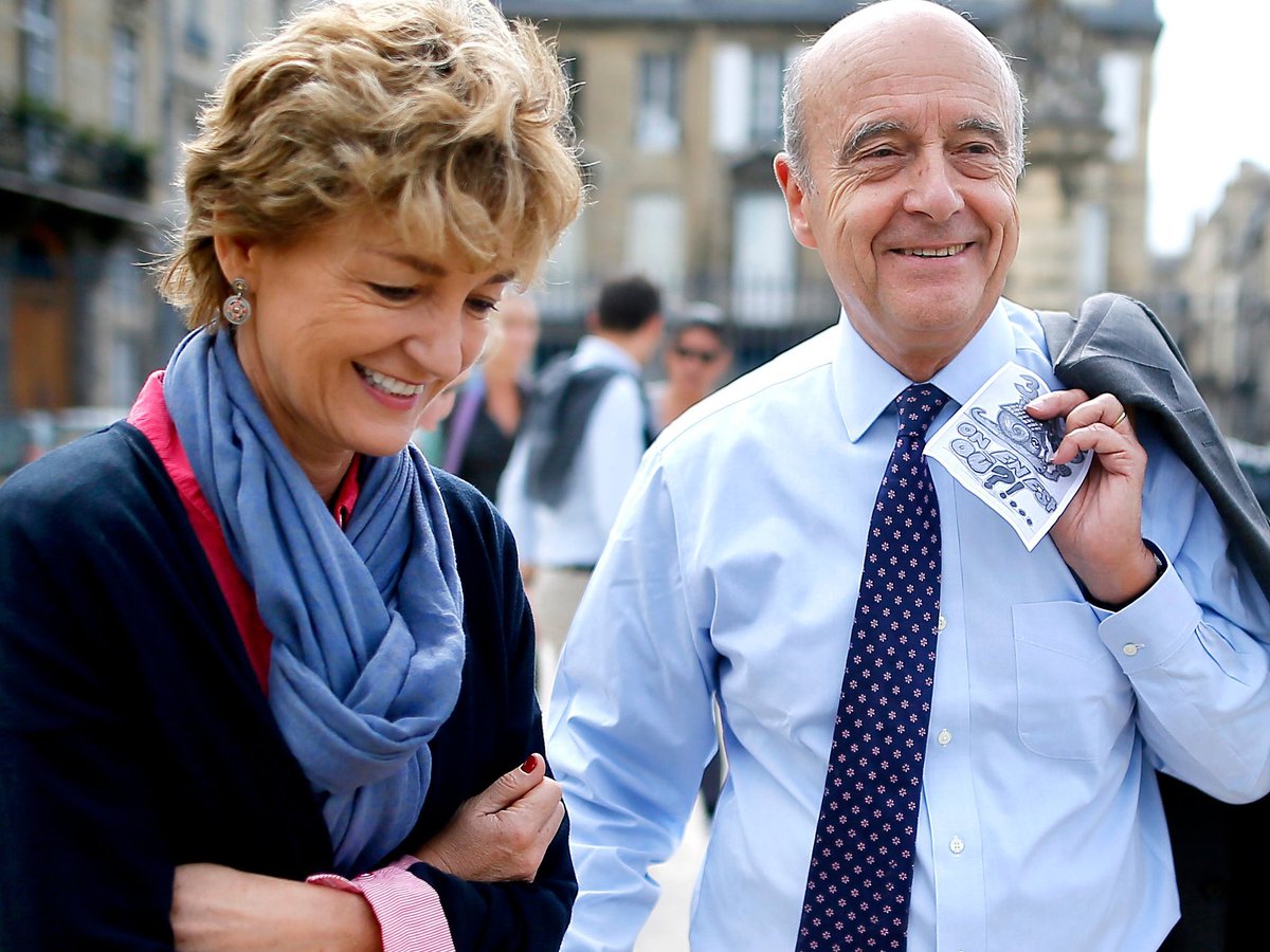 Jérémie Patrier-Leitus (@jpatrierleitus) on Twitter photo 🎂Un très bel anniversaire à <a href="/alainjuppe/">Alain Juppé</a> qui fête aujourd’hui ses 80 ans.
🇫🇷Un homme d’Etat qui continue de servir la France avec dévouement et passion.
🤝Fier d’avoir travaillé sous son autorité.
🏛️Sa hauteur de vue, sa modération et sa finesse d’analyse forcent l’admiration. 🎂Un très bel anniversaire à <a href="/alainjuppe/">Alain Juppé</a> qui fête aujourd’hui ses 80 ans.
🇫🇷Un homme d’Etat qui continue de servir la France avec dévouement et passion.
🤝Fier d’avoir travaillé sous son autorité.
🏛️Sa hauteur de vue, sa modération et sa finesse d’analyse forcent l’admiration.