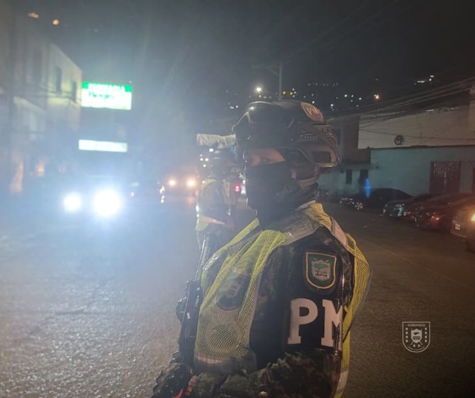 Policía Militar de Honduras (@pmophn) on Twitter photo #SoluciónContraElCrimen | <a href="/FFAAHN/">Fuerzas Armadas de Honduras</a> | <a href="/PMOPHN/">Policía Militar de Honduras</a> en coordinación con todas las fuerzas de tarea desplegadas a nivel nacional, desarrollan de manera permanente operaciones de seguridad orientadas a garantizar la paz, el orden y la protección de la ciudadanía hondureña.
#FFAAHonduras #SoluciónContraElCrimen | <a href="/FFAAHN/">Fuerzas Armadas de Honduras</a> | <a href="/PMOPHN/">Policía Militar de Honduras</a> en coordinación con todas las fuerzas de tarea desplegadas a nivel nacional, desarrollan de manera permanente operaciones de seguridad orientadas a garantizar la paz, el orden y la protección de la ciudadanía hondureña.
#FFAAHonduras