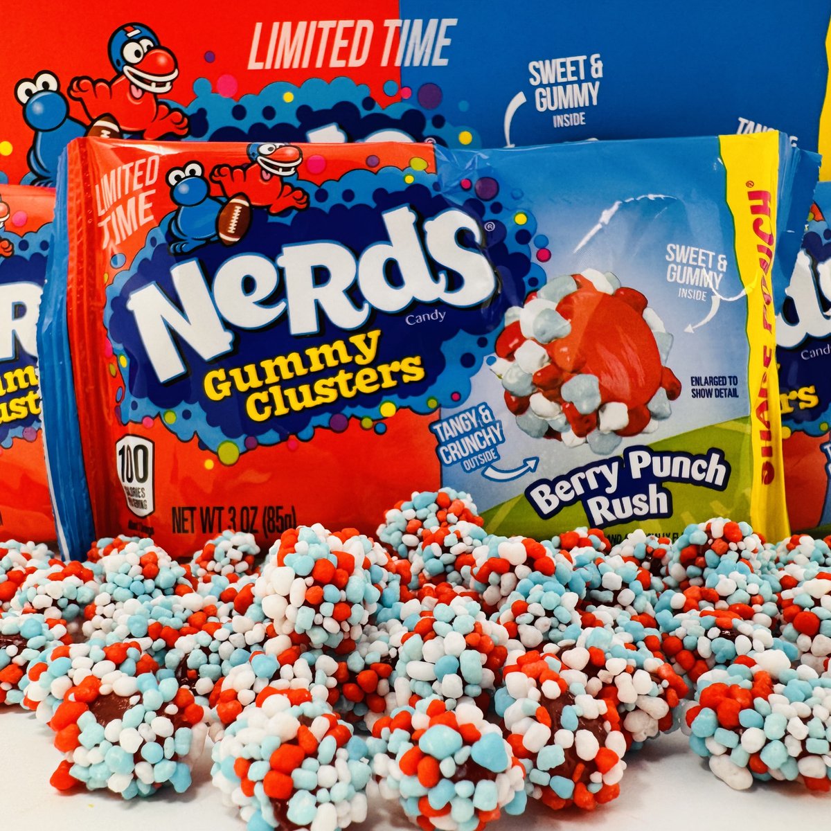 CandyFunhouseHQ's tweet photo. Nerds Gummy Clusters  Berry Bunch Rush = candy you’ll want to gatekeep 👀💙❤️

#nerds #gummyclusters #nerdsgummyclusters #berrypunchrush #limitededition #limitedtime #newcandy #candytok #explore #foryou #news https://t.co/P5YlzfzlIs