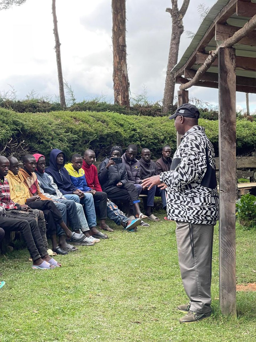 KorirOfficial's tweet photo. Today, i sincerely want to thank the @athletics_kenya President Lt. Gen. (Rtd) Jackson Tuwei for visiting Kapsait Training Camp and taking time to speak directly to our young athletes.

#RunClean #Kapsait #AthleticsKenya #NoToDoping #FutureChampions https://t.co/OaQ0BB7qK7