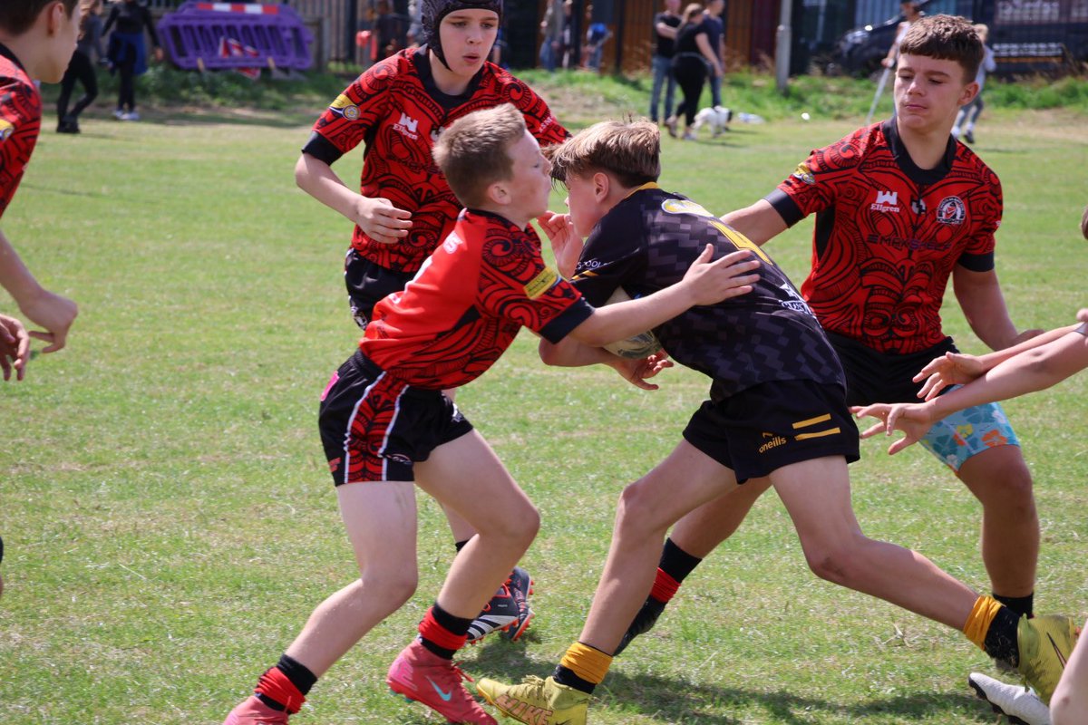 A look back at the Hunslet Rugby Foundation x Kicking For Grassroots Festival 📸🏉

A brilliant celebration of youth rugby, community, and development on and off the pitch 💚💛

Check out some more highlights below — 👀 <a href="/HunsletRugby/">Hunslet Rugby Foundation</a> 
#KickingForGrassroots #HunsletRugbyFoundation