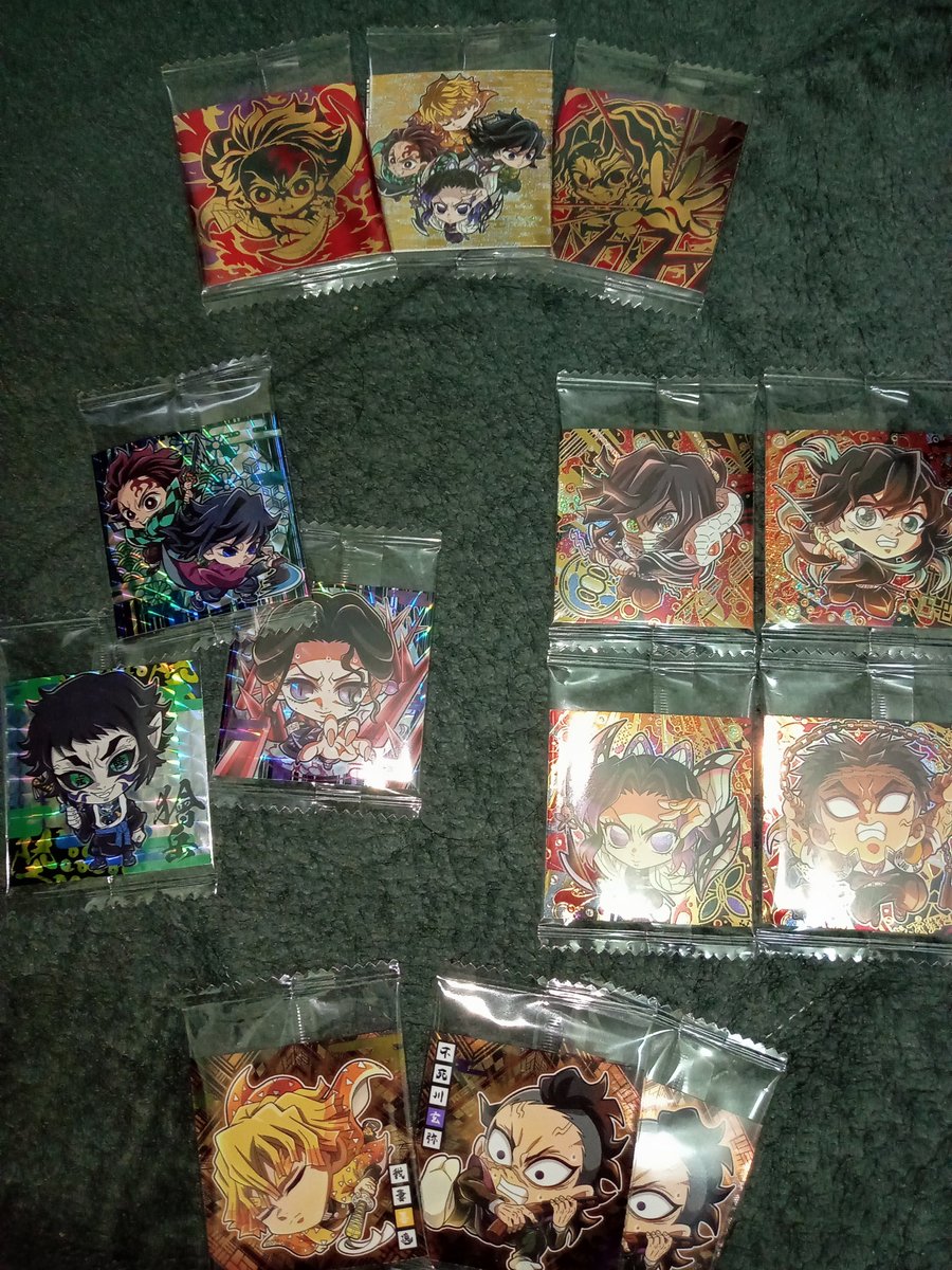 鬼滅ウエハース追加で１箱買ったら
★5全部はいってたんやけど（笑）
こんな神箱あるんやなー✨

#鬼滅ウエハース　
#鬼滅