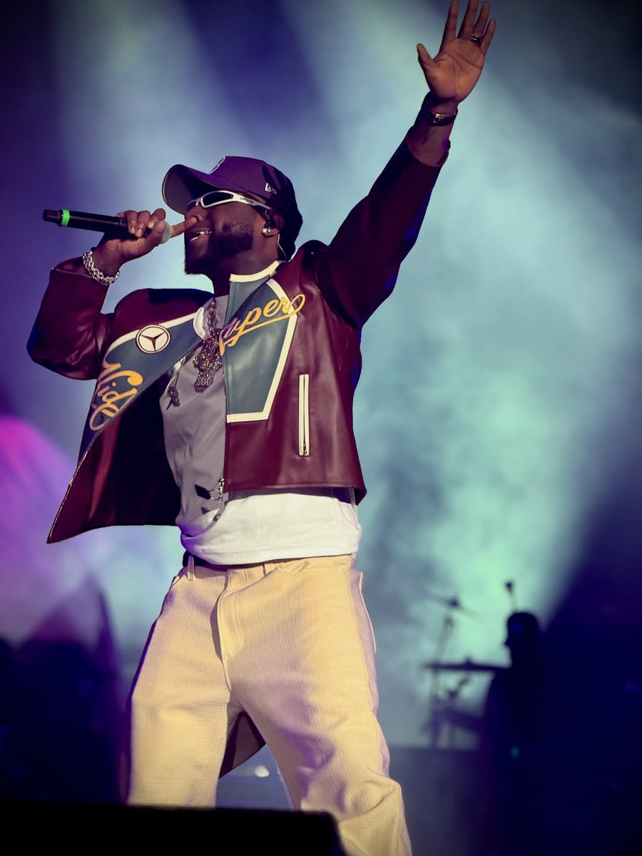 5iveAliveWT's tweet photo. 🚨 TONIGHT. EDMONTON. 🏟️🇨🇦

@davido continues the 5IVE ALIVE TOUR at the Fan Park @ ICE District for a SOLD-OUT night in the heart of Alberta! 🤯5️⃣

It’s the 12th stop of this historic run — from L.A to Edmonton, the energy stays unmatched. 🥵💥

#5iveAliveTour #the5ivealivetour https://t.co/Y3NWJhPng9