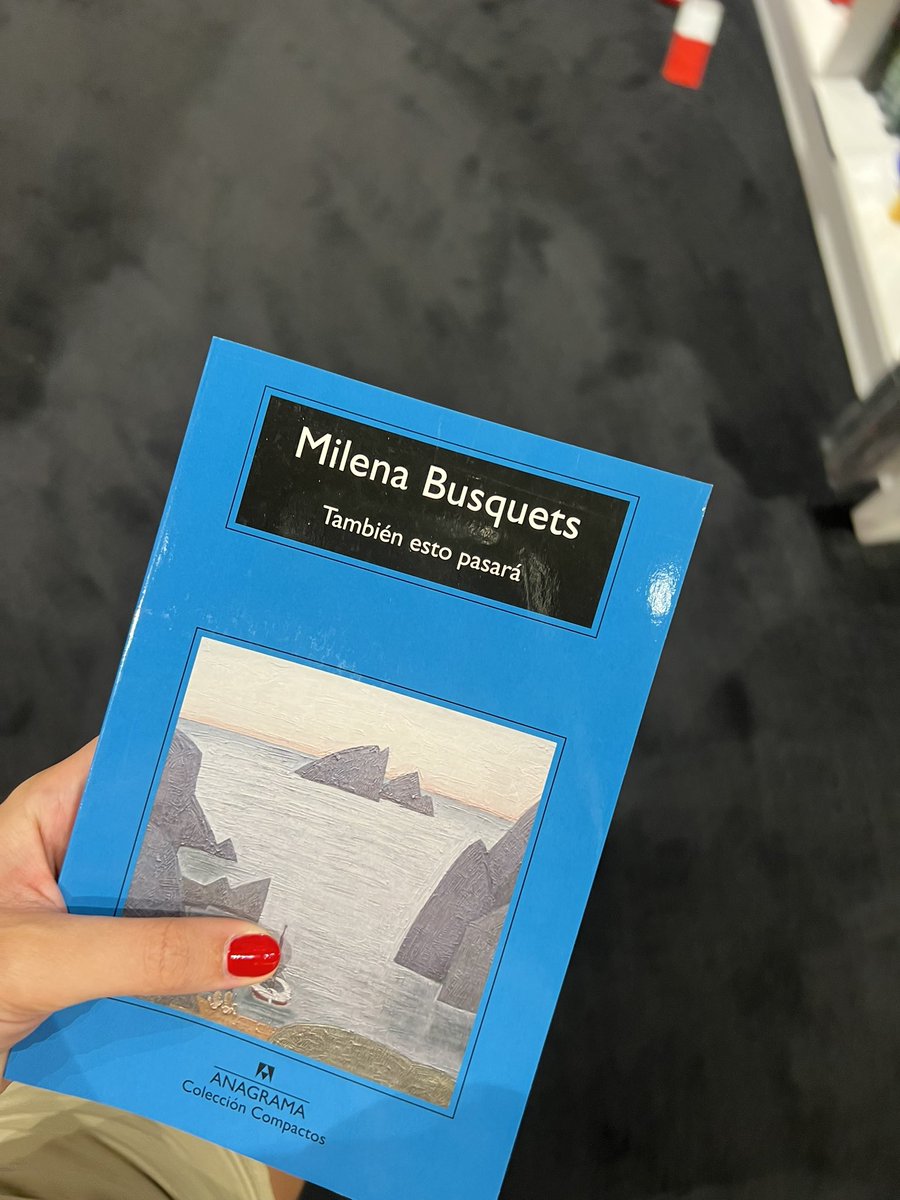 Todo el verano queriendo leerlo por mil recomendaciones. Lo compro, planeo empezarlo en la playa tras meses heavys de curro… leo la sinopsis: se desarrolla en Cadaqués. Y justo yo, la semana que viene, a Cadaqués, señales chulas no se