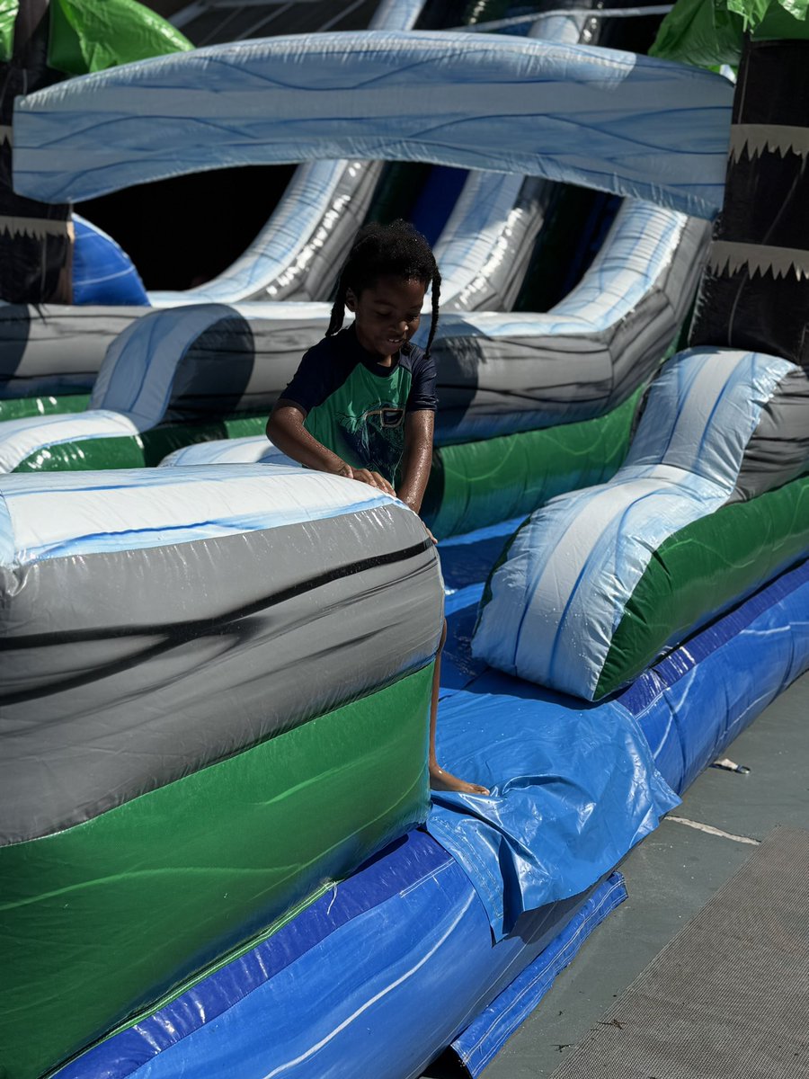 D26Team's tweet image. Carnival &amp;amp; BBQ Day at Summer Rising PS/IS 266! Popcorn, cotton candy, funnel cakes, water rides, &amp;amp; inflatable fun made for the perfect celebration of Summer Rising. Huge thanks to our amazing staff, incredible students, and supportive families for making it unforgettable!