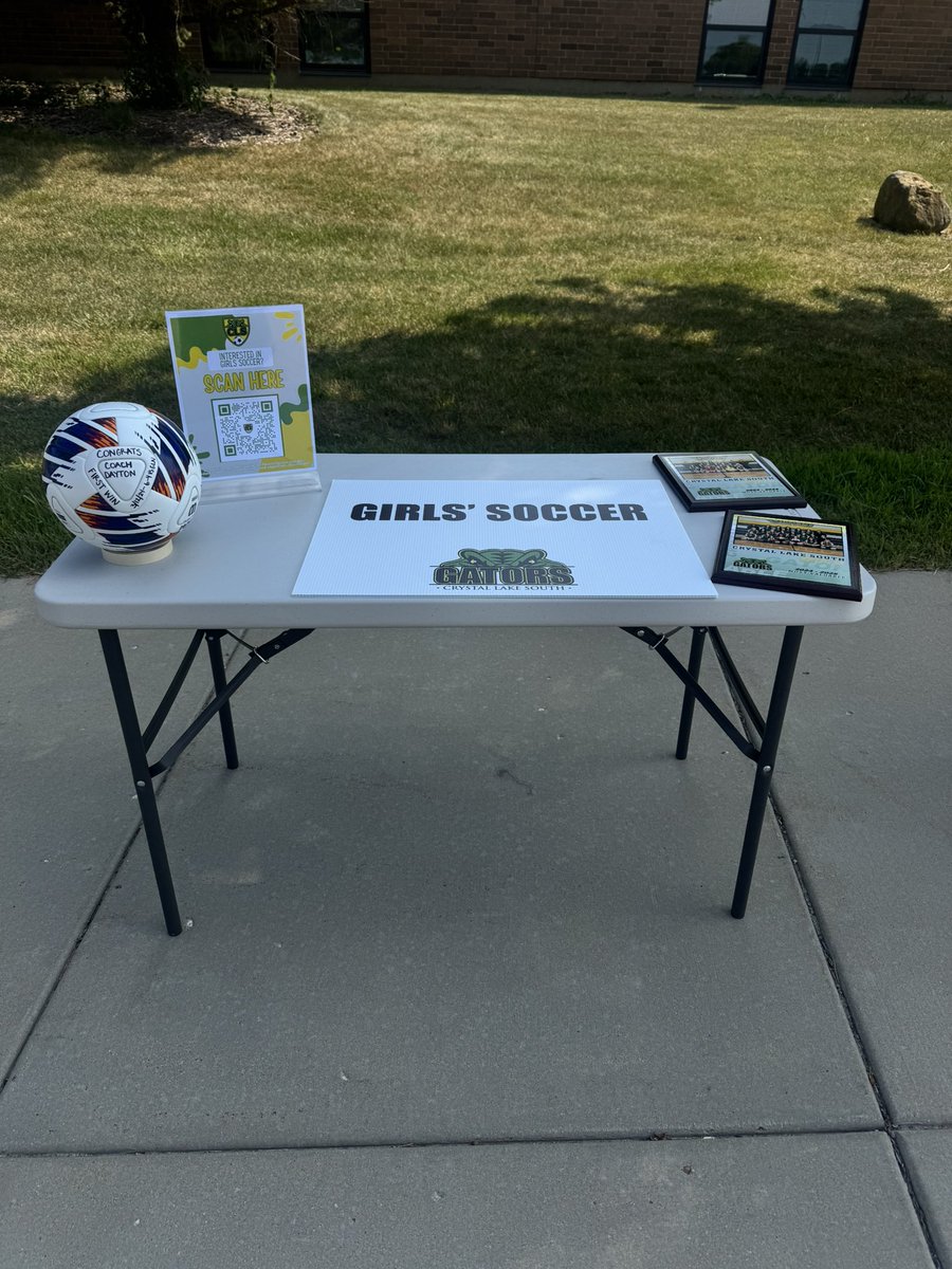 SWAMP OUT!🐊 Come check out our Girls Soccer table during lunch hours today to learn more! There may even be chances to win some prizes🤭 See you there!!!