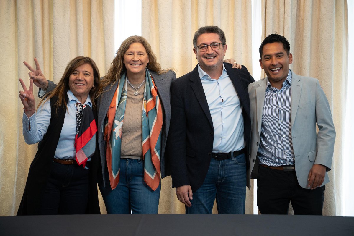 Gaby, Ricki, Adriana y Ariel son nuestras candidatas y candidatos a diputadas y diputados nacionales. 
Ellas y ellos son quienes llevarán la voz de La Rioja al Congreso de la Nación, para seguir defendiendo a las riojanas y riojanos y para ponerle freno a estas políticas de