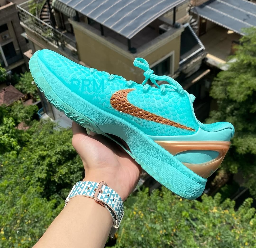 JustFreshKicks tweet media