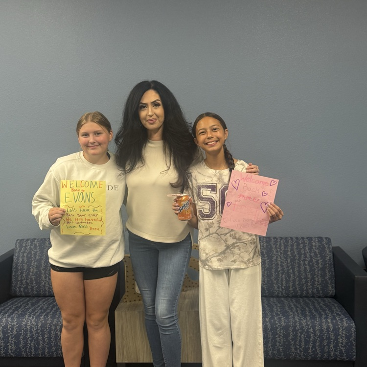 EvansPanthers's tweet image. Happy Fri-Yay!!! Thank you to our PALs for the awesome notes and gift!! We all crushed it this week and can't wait to do it again!! Enjoy your weekend!! #EvansIMPACT