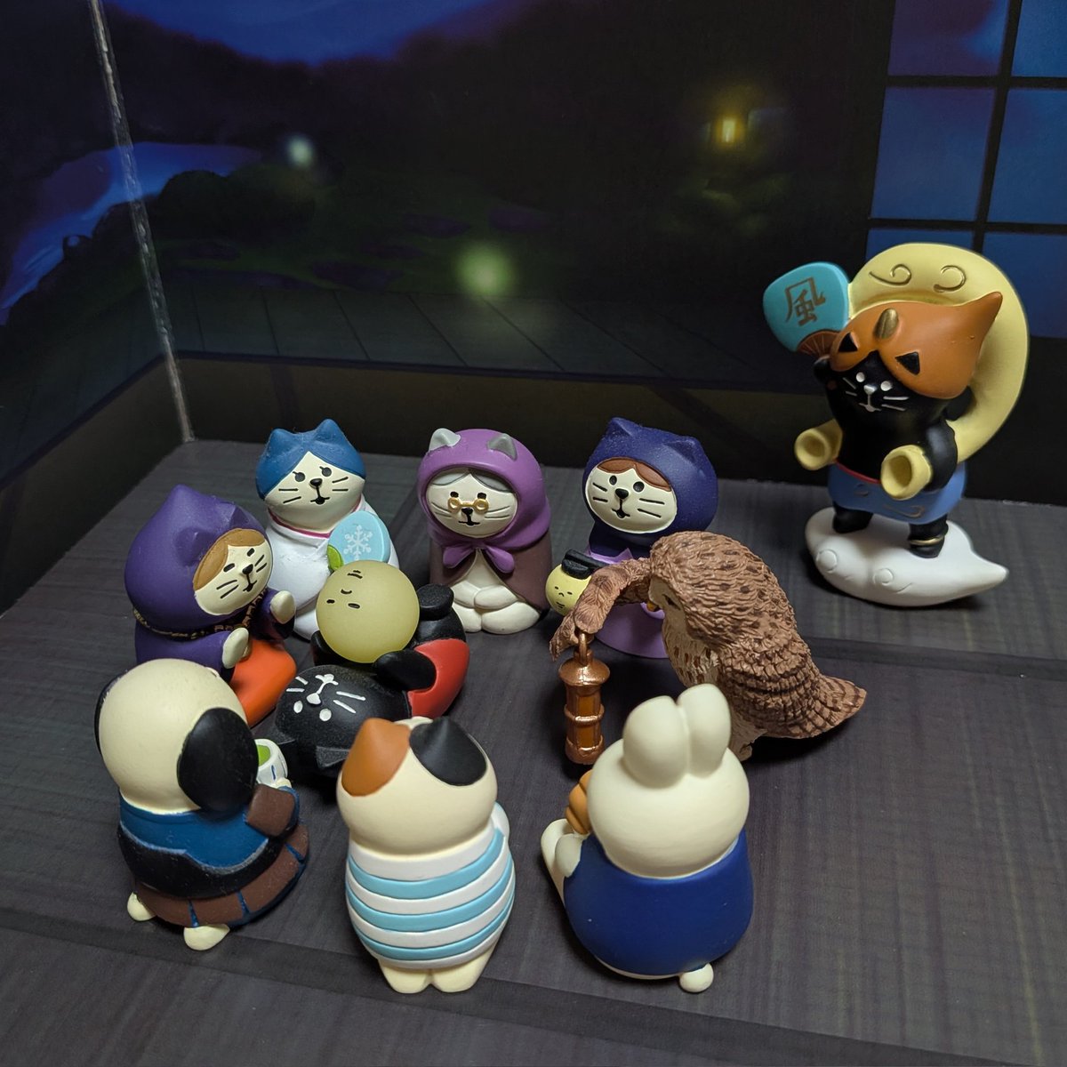 take_9646mask's tweet photo. 〜 真夏の怖い話大会 〜
🦉∶…それ以来、迷いの森でそのマントヒヒを見た者は、誰一人いなかったそうな…
ヒェーッ‼️
婆金∶なんか寒くなってきたな
風神∶(冷たい風ふわ〜っ)
#コンコンブル #怪談 https://t.co/prmkRpi1uJ