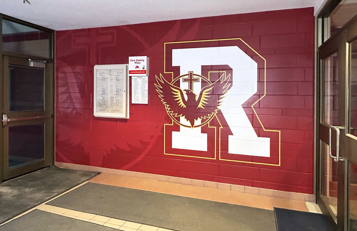 Before and after at Resurrection!
<a href="/ResCSS/">Resurrection C.S.S.</a> <a href="/wcdsb/">WCDSB</a> <a href="/ARTSHINEINC/">Artshine/Arts4All/Artshine in a Box</a> #muralworks #schoolmural #graphicmural #schoolpride #resurrection