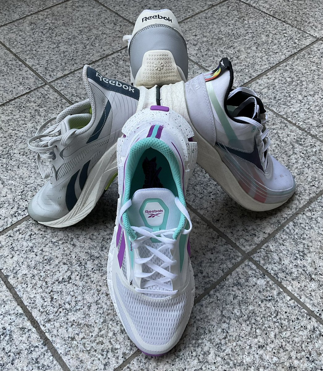 ROKUWORLD's tweet photo. Reebok #リーボック #ランニング #シューズ #レトロタイプが最初の一足 #最新はフロートジグ1 #基本1メーカー1足 #Reebokだけ気づけば４足 #なんか肌が合う #完走ランナーが靴買い過ぎ #お買い得セールに弱い #word #smile #design https://t.co/FkeBkUgKDw
