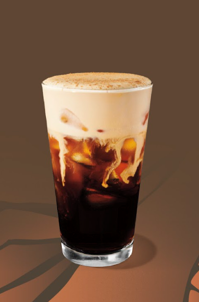 ItmagazineMex's tweet image. El #PumpkinSpice está de vuelta: regresa a #Starbucks® una de sus bebidas de temporada más queridas.

- El emblemático #PumpkinSpiceLatte vuelve a las tiendas de Starbucks México a partir del 18 de agosto para todo, acompañado del regreso de la familia Apple Crisp.