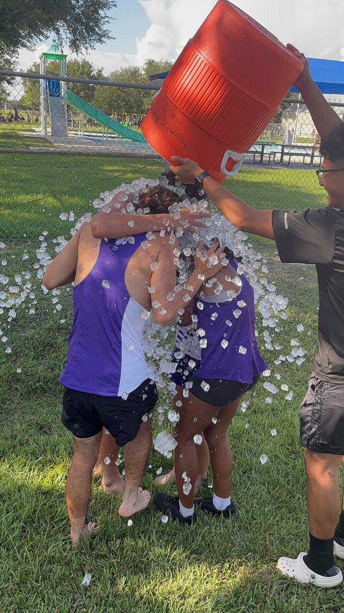 coachSeagraves's tweet photo. So proud of our Wildcats! Week after week, these kids show up with grit, heart, and determination. Extra shoutout to this week’s medalists for leading the way! #WildcatPride #BetterEachWeek #RunTheDistance #StrongerTogether @humblegirlsxc @XcHumble @Coach_Hud_HHS @HumbleISD_HHS https://t.co/9ViloCc7QT