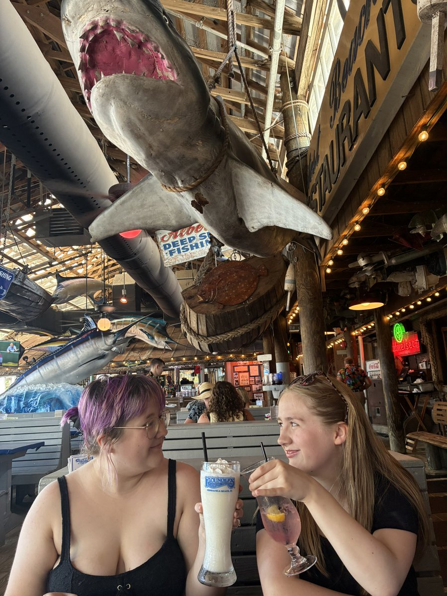 antonylittle's tweet photo. Loving @VisitPensacola #teamLittle https://t.co/wZ9q97l0mQ