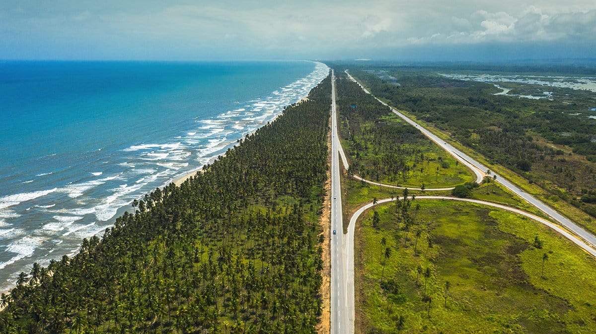 “The road to happiness”

I used to drive down this road every weekend with my family when I was growing up. 

Every time we saw the ocean we’d roll down the windows and cheer. I still remember the smell.

Populism, hyperinflation and authoritarianism took this away from us. 

We
