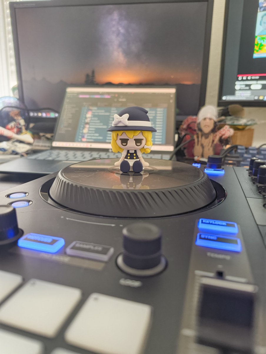 Robin / Fivda (@fivda_) on Twitter photo 