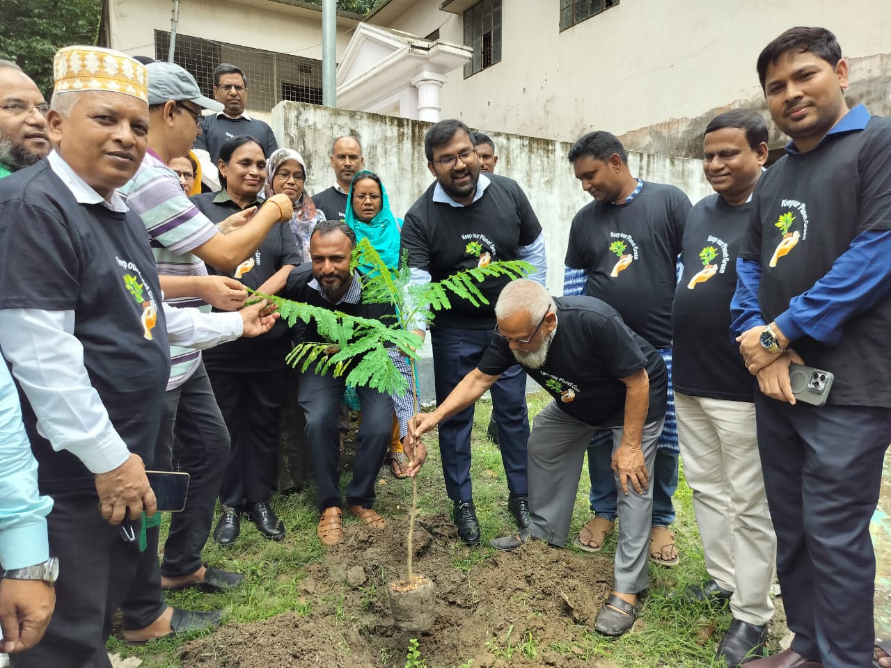 কালিহাতীতে পরিবেশ সংরক্ষণে বৃক্ষরোপণ কর্মসূচি