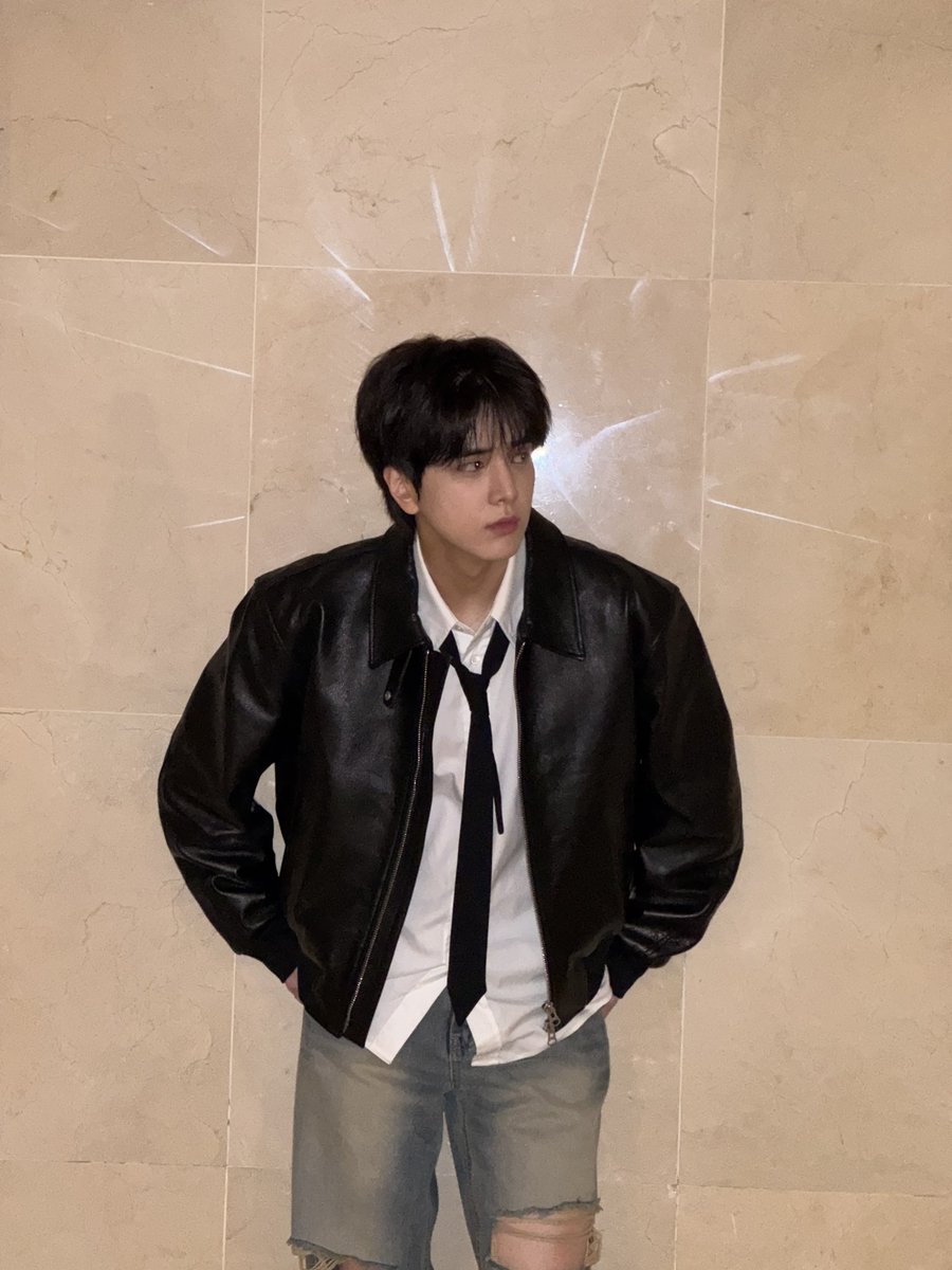 Younghoon sent these just now 💌📸