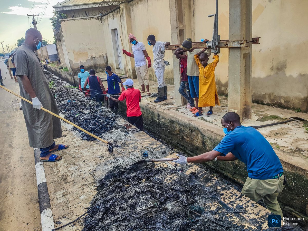 _ALSAR's tweet photo. Today, ALSAR successfully executed a one-day sanitation activity at State Low Cost Maiduguri in collaboration with the (BOSEPA). This initiative was a direct response to the community's needs, aiming to mitigate significant flood risks.
#CommunityService
#FloodMitigation
#ALSAR https://t.co/5LEn8NYL6q