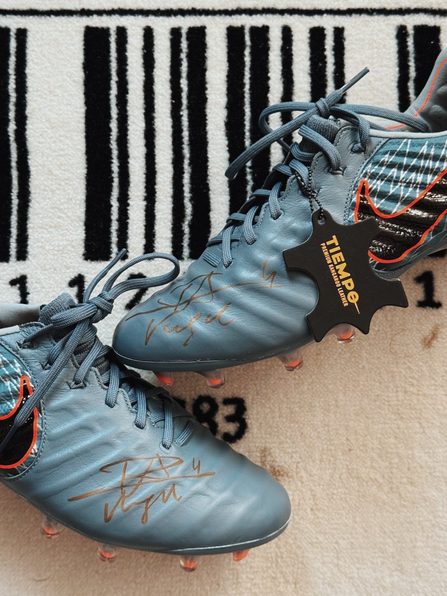 safx41's tweet photo. 🚨‼️ NEW SEASON GIVEAWAY ‼️🚨

a signed pair of nike tiempo’s by the one &amp; only virgil van dijk.

to enter, you have to do the following:

retweet, tag three friends &amp; be following me.

only european based liverpool fans are legible to win🤞🏽

i’ll pick a winner in two weeks.

🫡 https://t.co/Lx0nBVc51v