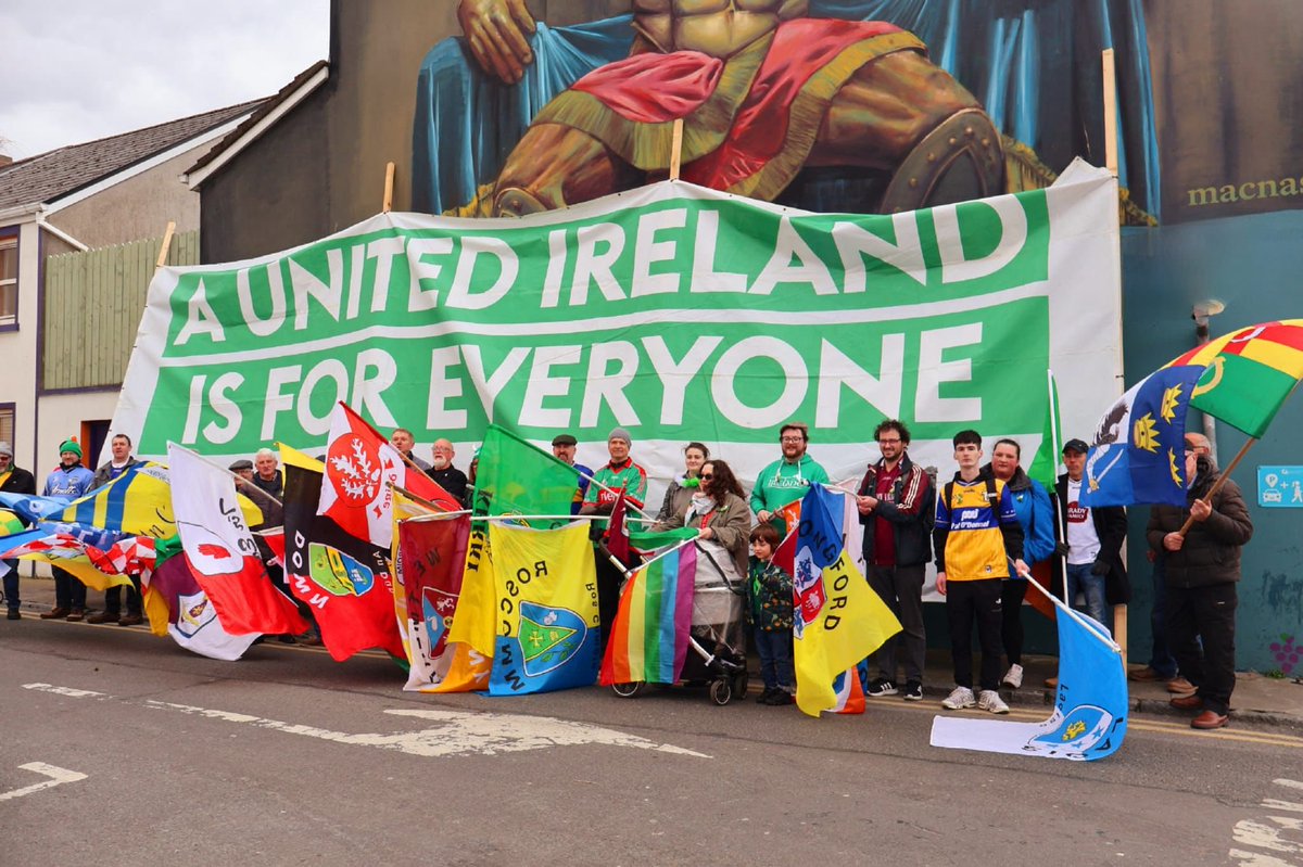 SF_Commission's tweet image. Irish unity is for everyone no matter your background

A new Ireland must be built on equality, respect and reconciliation.

This is our shared future and everyone has a place in it.

The Irish Government must begin to plan.

Let’s shape it together. #IrishUnity