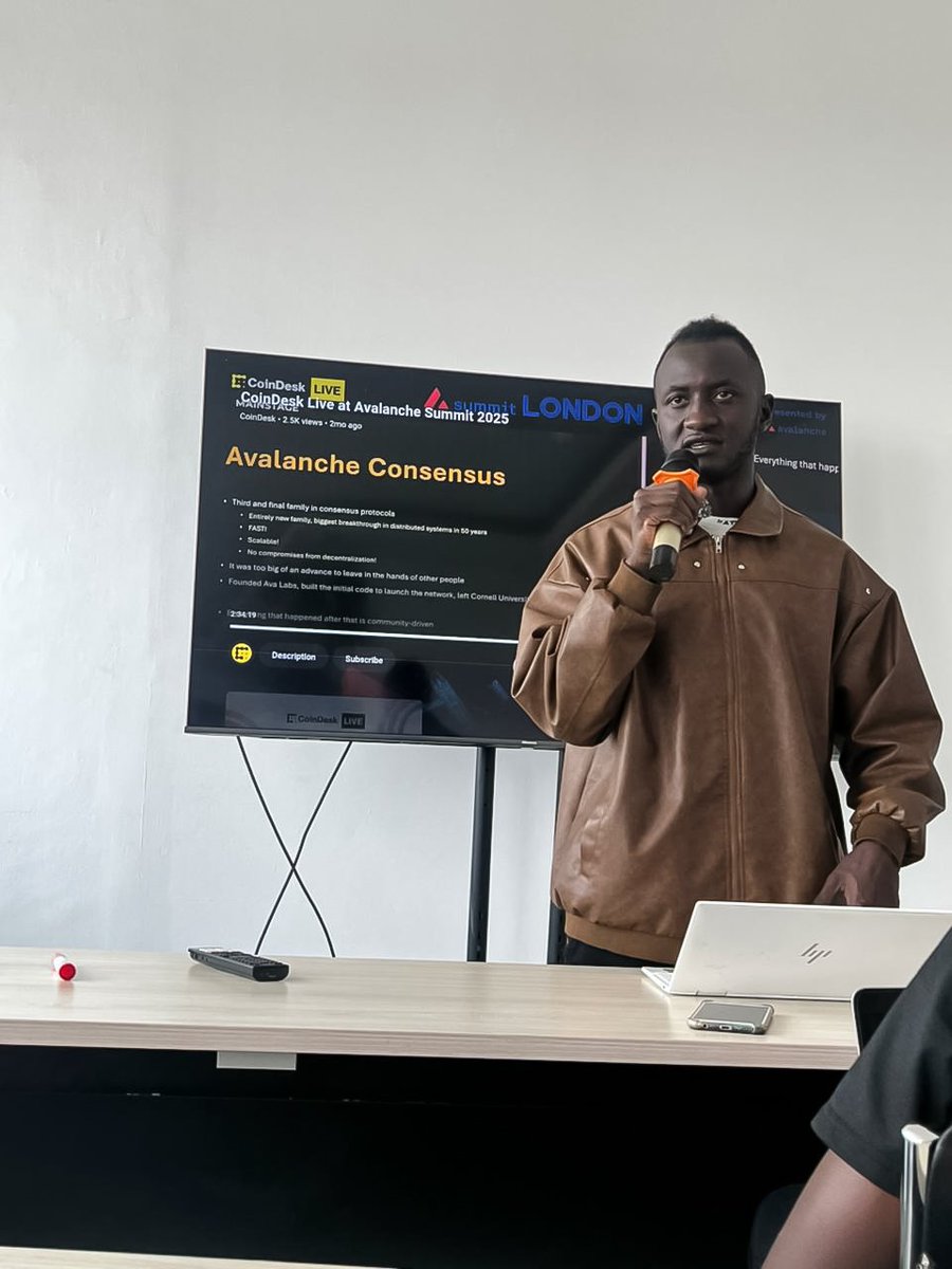 LynnSammie48903's tweet image. Just left the Avalanche Governance Vision event. It was inspiring to see how the community is at the heart of shaping the network&apos;s future. The focus on decentralized decision-making and empowering validators is a game-changer.