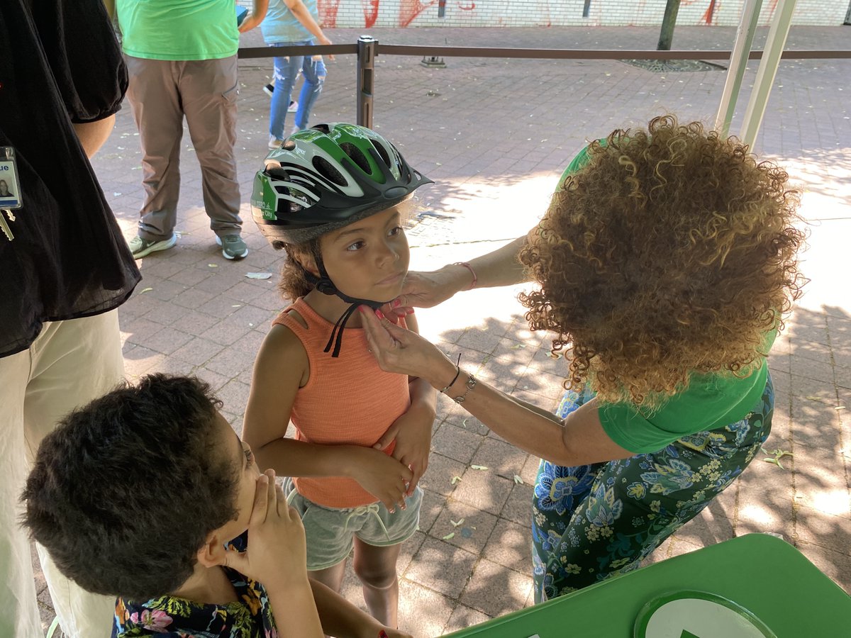 BellevueHosp's tweet image. It’s #ChildSafetyMonth and our Trauma team joined forces with our partners @NYC_DOT to keep kids safe on wheels! Our recent bike helmet fitting event helped kids get their helmets fit right because a properly fitted helmet can save a life. #SafetyTips #BikeSafety