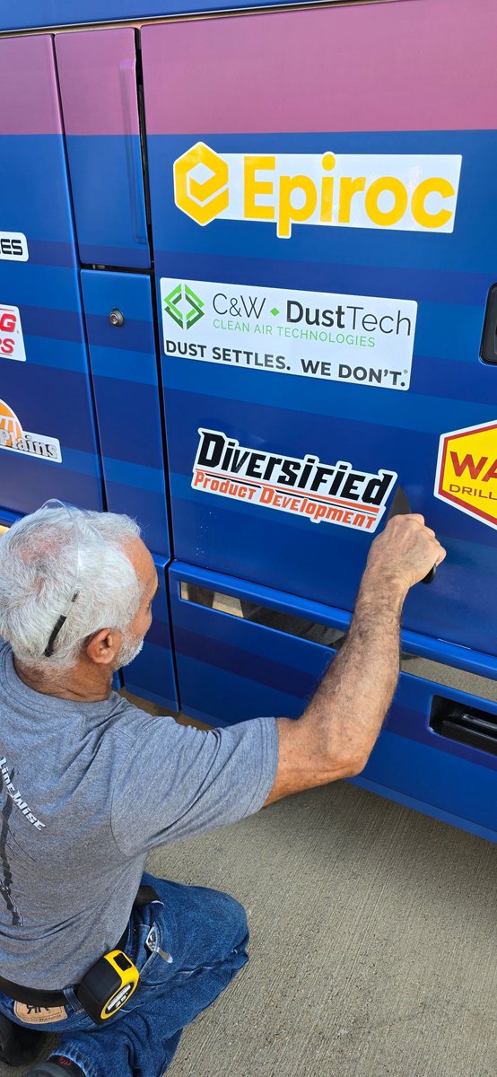 Divprodev's tweet image. Without a thriving industry in small towns like ours, the U.S. can't maintain its competitiveness on the global stage.  We were proud to host the @AEMAdvisor #ManufacturingExpress that shows off why rural America and Diversified are leading the way.  @IMakeAmerica