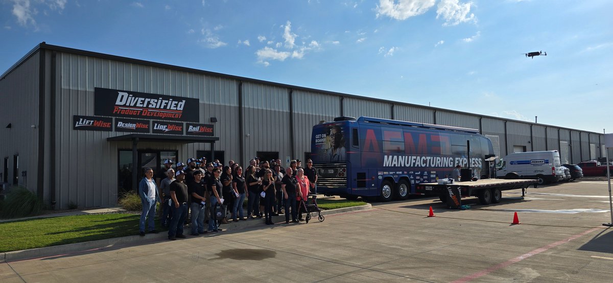 Divprodev's tweet image. Without a thriving industry in small towns like ours, the U.S. can't maintain its competitiveness on the global stage.  We were proud to host the @AEMAdvisor #ManufacturingExpress that shows off why rural America and Diversified are leading the way.  @IMakeAmerica