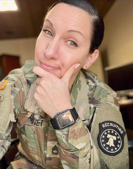 Crawfordswanna's tweet photo. Happy birthday my best friend Arnet. Stay strong stay happily. #USArmy #westpoint #Military #ArmyCdrNC #recuritArmy #Armyforce https://t.co/o3Qb7A2zHr