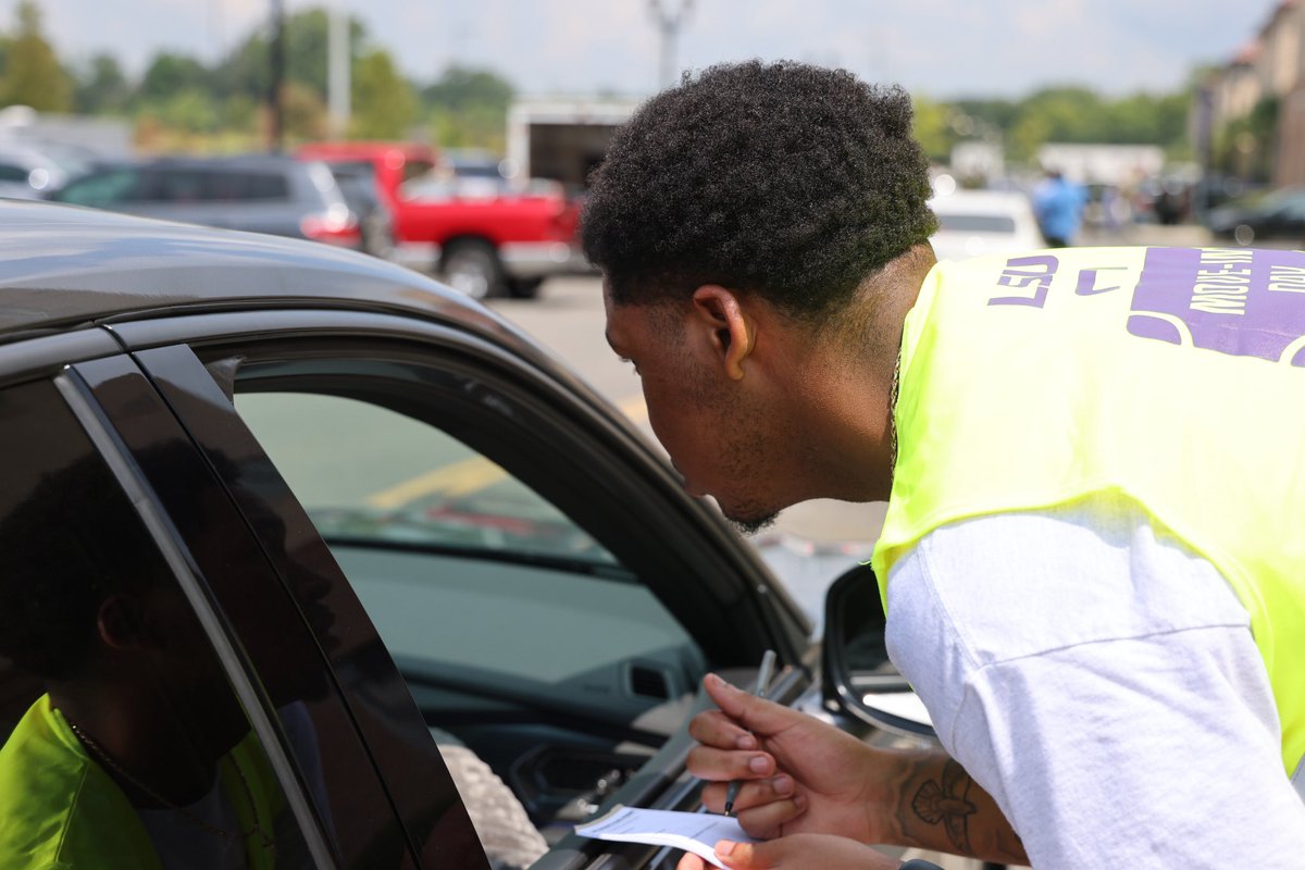 LSU Residential Life tweet media