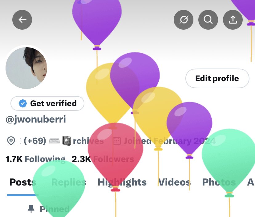 jwonuberri's tweet photo. twitter gave me a lot of balloons today! https://t.co/DksLiBWpJ1