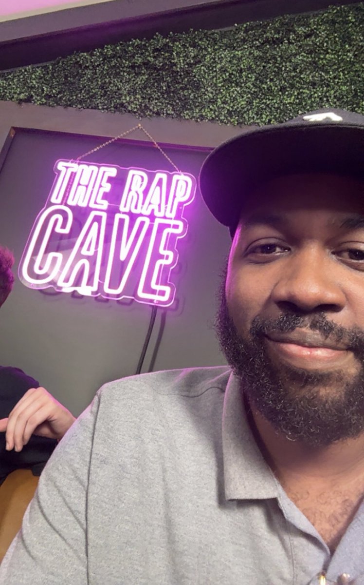 Tappin in with <a href="/therapcavepod/">The Rap Cave Podcast</a> tonight 🎙️🎥