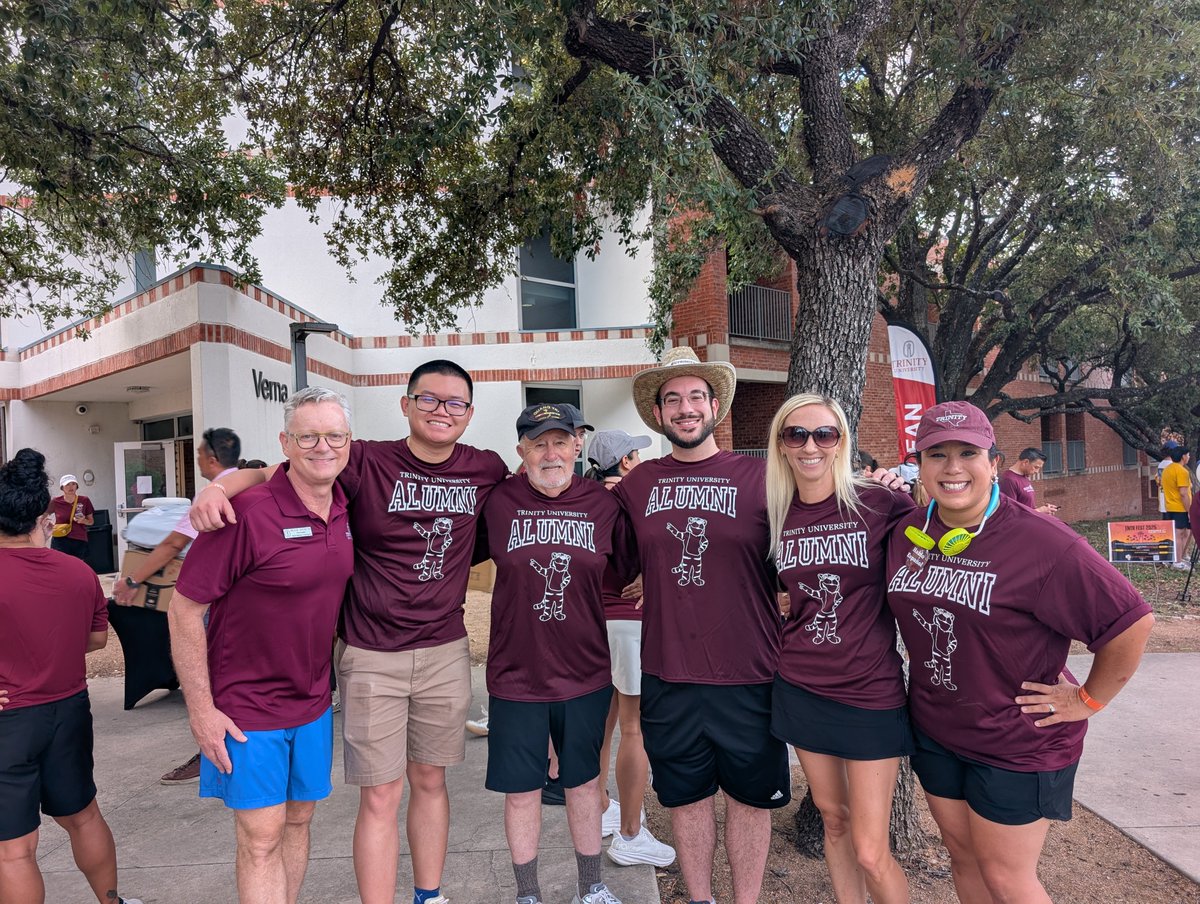 TrinityUAlumni's tweet image. Happy Move-In Day! The #ClassOf2029 has officially moved into their campus home and started their Trinity journey. A huge shout-out to all of our #TrinityUAlumni volunteers and everyone on Team Trinity for helping our newest Tigers and their families settle in!…
