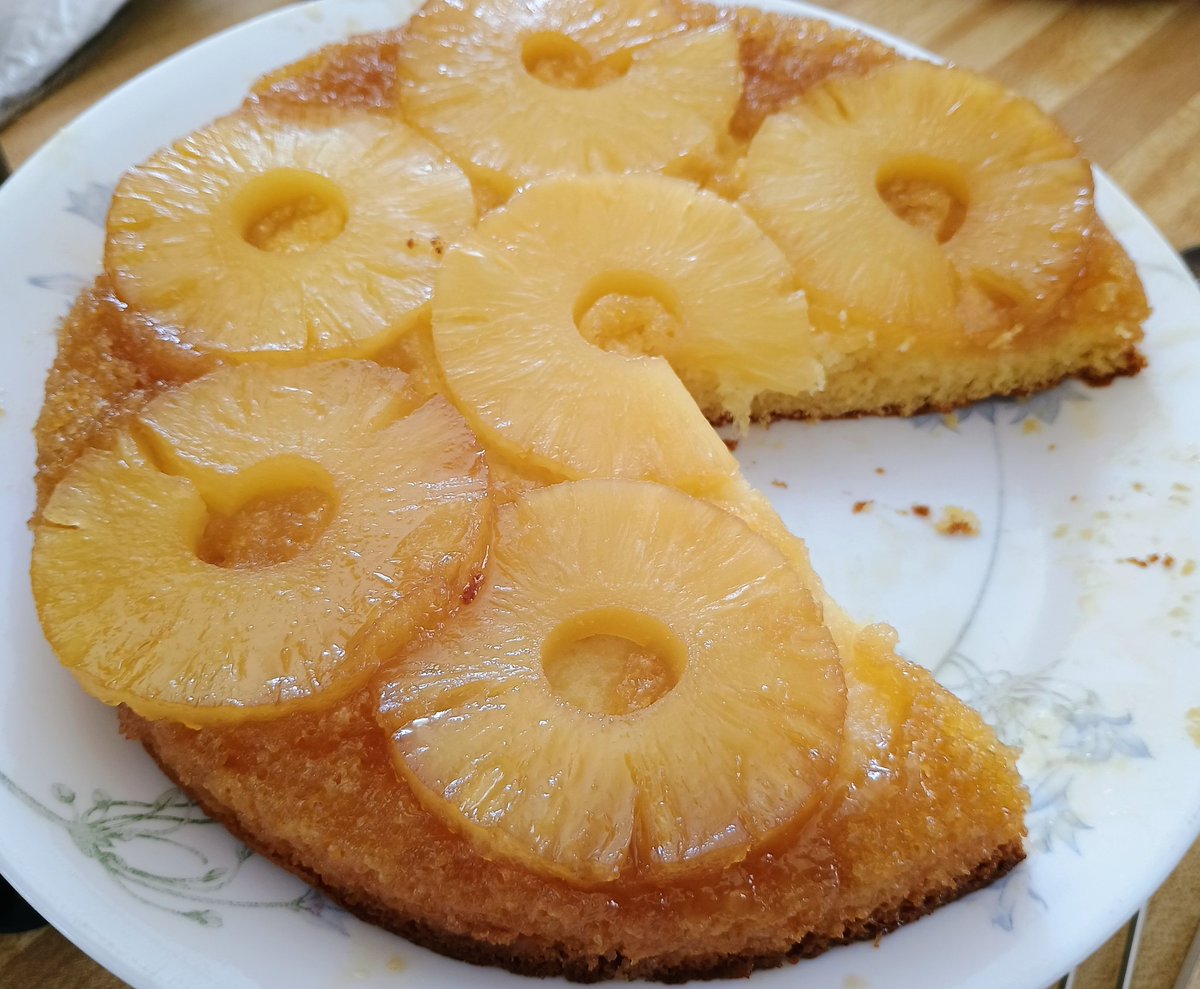 Tonight's dessert: pineapple upside down cake. In honor of my grandmas birthday. May she be having a blast in heaven 💛
#OPLive