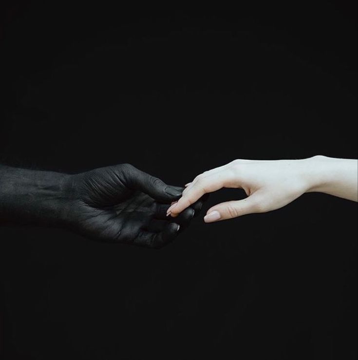 autora_ayla's tweet photo. Faltam quase duas horas pro fim do #enchaseukindle e você já se perdeu na vastidão de opções? Não se preocupe! Aqui está uma thread de monster romance/paranormal romance gratuito ou em promoção para você aproveitar! https://t.co/MPMhfMTEhS
