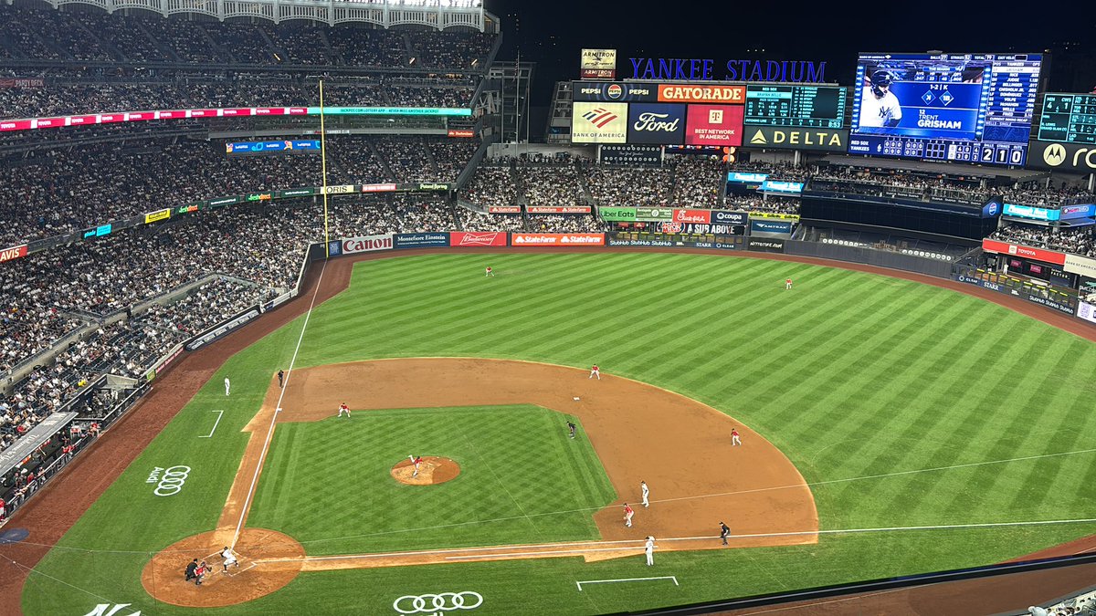 YankeesGameLog's tweet photo. Game 10 https://t.co/XVACPJAESz