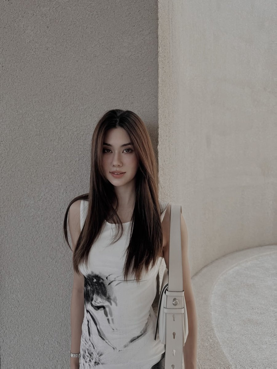 memoarayu's tweet photo. @TamagoPost ᅠ
ᅠᅠ
𝐌𝐀𝐍𝐃𝐀𝐒𝐔𝐋𝐈 𝐋𝐎𝐊𝐀𝐍𝐀𝐍𝐓𝐀 — 𝟏𝟗𝟗𝟓

Dipanggil Manda nengok, kalau yang 
di kanan majikan barunya, namanya
Nona. Lagi aku hukum di pojokkan 
sebab habis mencuri sosis.

Di sana, boleh berkenalan?
ᅠᅠ
ᅠ https://t.co/G2m3STG63r