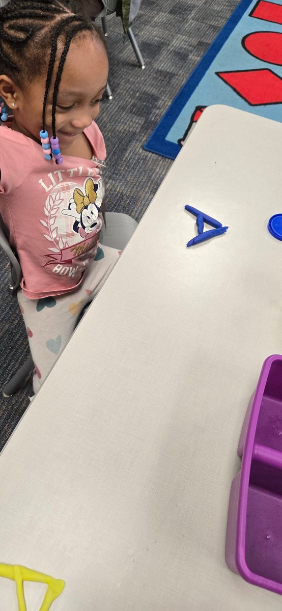 MrsRodgers250's tweet photo. As we explored with the letter "A" , one of my little Broncos made the word  "Art" and she was tickled by my astonished but happy response! @BrosnahanES @CyFairISD 
#lookatthosesmiles https://t.co/cjDKidLj5b