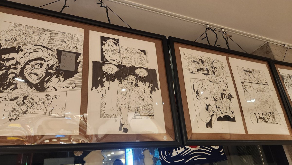 halogenCaH's tweet photo. ✒【告知】✒
#タリーズコーヒー下北沢店　#漫画原画　
ご縁ありまして、8/22～9/4の日程でTULLY'S COFFEE下北沢店様にて実施の店内展示スペースに拙作 HOTSPOT の原画を展示させて頂いております。

美味しいお飲み物と一緒に、是非ご覧ください！ https://t.co/rrb7EDULOh