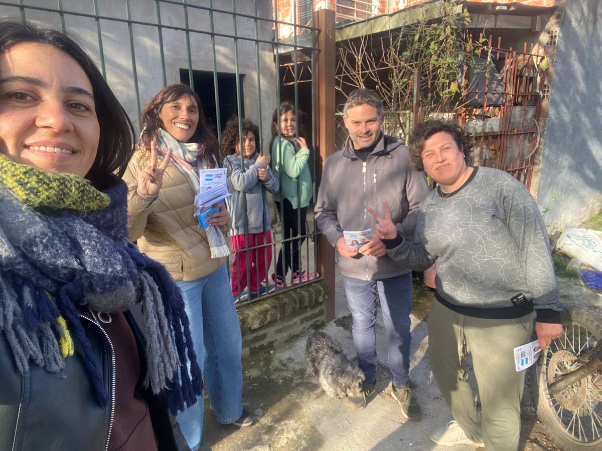 carorasquetti's tweet photo. Salimos a recorrer el barrio Primero de Mayo con nuestra propuesta #FuerzaPatria para que nos acompañes el próximo 7 de septiembre
 🇦🇷 Siempre Cañuelas 🇦🇷
@marisafassi
@GustavoHArrieta
@alecidmenna
@RRuete
@ccvolvere https://t.co/tsMIV836wU
