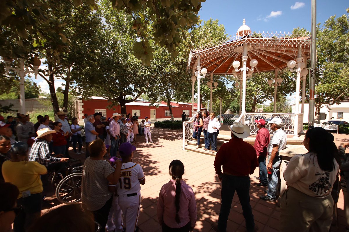 AndreaChavezTre's tweet photo. Al concluir nuestro recorrido por Matamoros, nos esperaba su gente reunida en la plaza principal. Allí, entre saludos, abrazos y palabras de aliento, compartimos una asamblea popular que reafirma lo que siempre hemos creído: el pueblo organizado es la mayor fuerza transformadora.

¡Gracias, Matamoros!