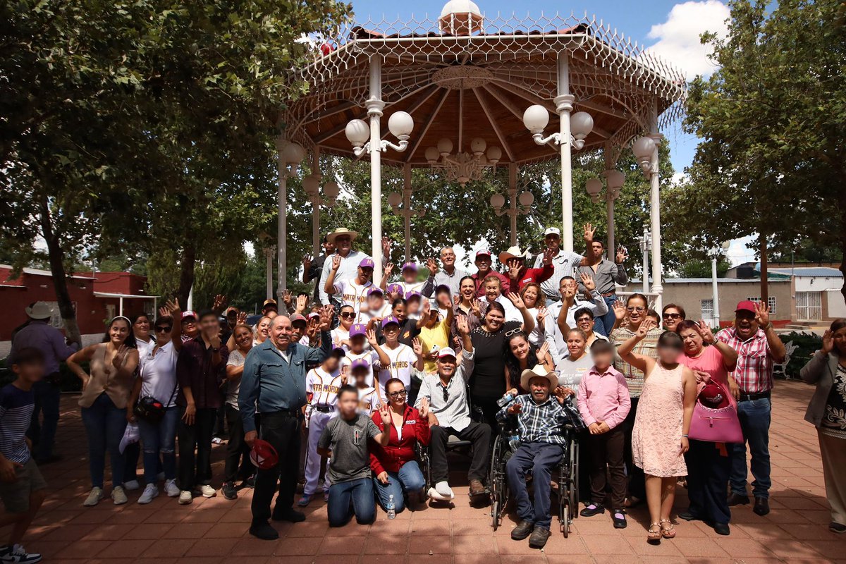 AndreaChavezTre's tweet photo. Al concluir nuestro recorrido por Matamoros, nos esperaba su gente reunida en la plaza principal. Allí, entre saludos, abrazos y palabras de aliento, compartimos una asamblea popular que reafirma lo que siempre hemos creído: el pueblo organizado es la mayor fuerza transformadora.

¡Gracias, Matamoros!