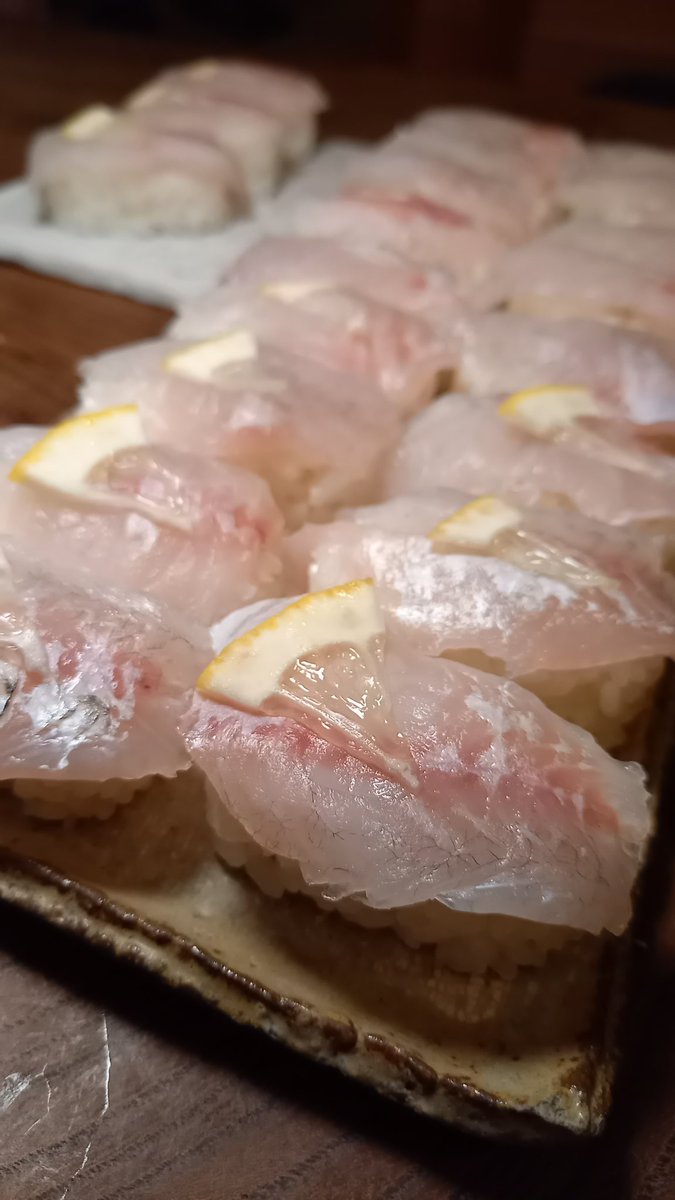 Kituneyama0618's tweet photo. 数年ぶりにヘチ釣り復活。
お寿司旨し🤣 https://t.co/baUg2XaqsE