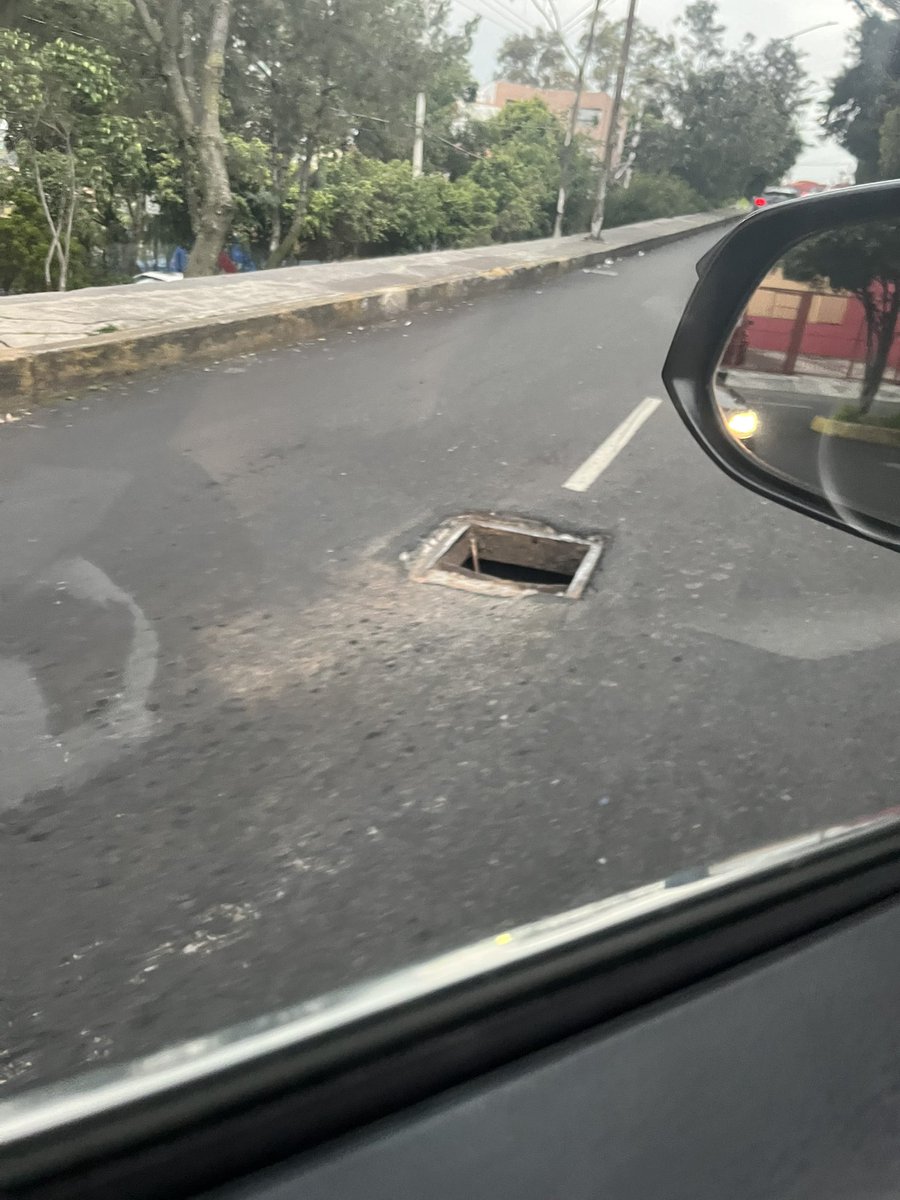 ColinDenu's tweet photo. @C5_CDMX @SSPCMexico @SOBSECDMX urge q vayan a arreglar eso
Pro que está en la curva de subida por favor, abajo la dirección saludos ! https://t.co/Y8k6MRXBDV